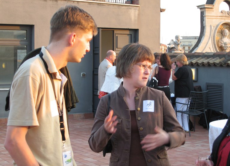 Matthias discusses with Ingrid Melve (UNINETT) and Bettina Buth (HAW Hamburg) at the speakers reception TNC'06